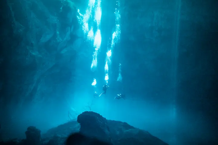 A deep (30m/100ft) dive in The Pit